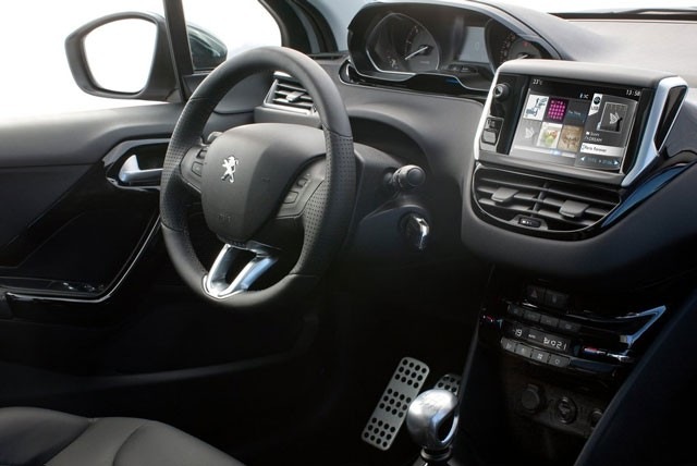 Peugeot 208 rabljen napake težave okvare vpoklici