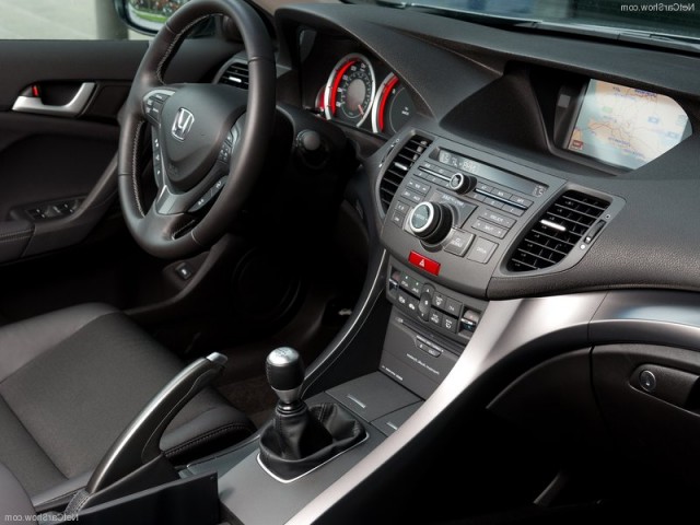Honda Accord rabljen napake težave okvare vpoklici