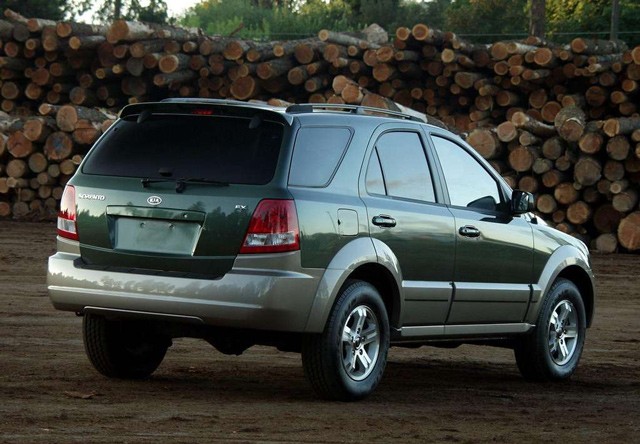 Kia Sorento, pregled napak, težav in okvar