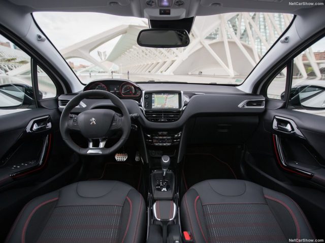 peugeot 2008 napaka okvara tezava problem zanesljivost novo vozilo rabljeno