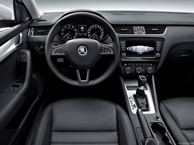 skoda-octavia-2013-napaka-okvara-tezava-problem-vpoklic-nakup-zanesljivost
