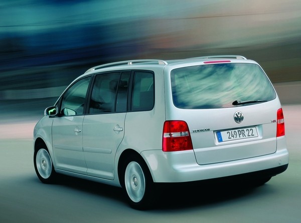 Touran zadaj Volkswagen Touran