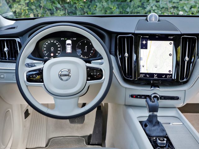 Volvo XC60-napaka okvara tezava problem vpoklic zanesljivost nakup rabljenega