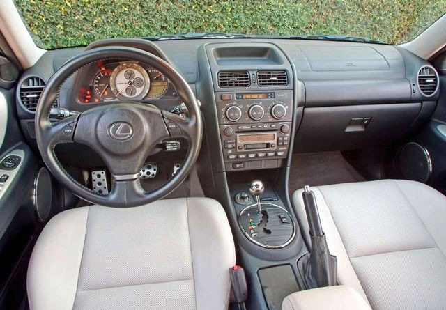 Lexus IS rabljen napake težave okvare vpoklici