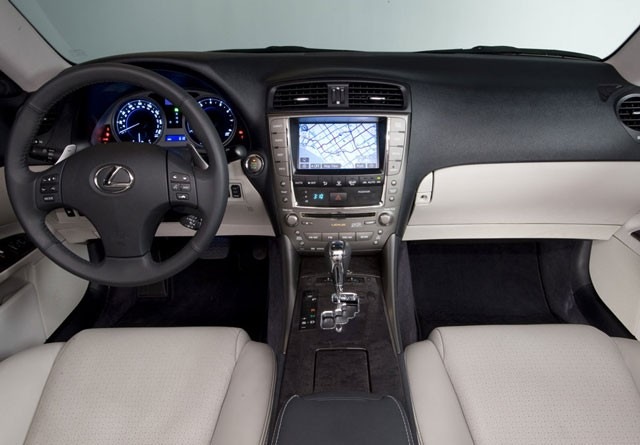 Lexus IS rabljen napake težave okvare