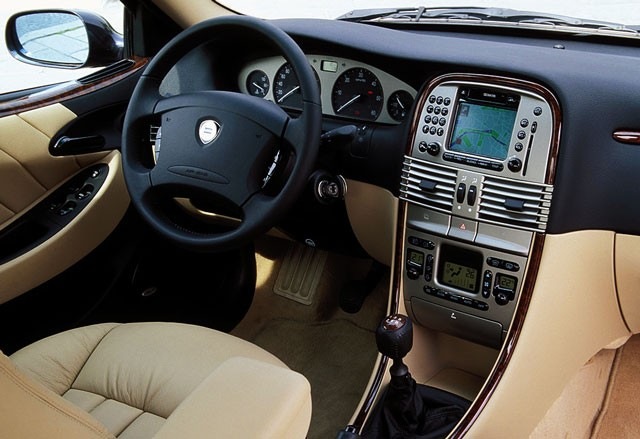 Lancia Lybra - rabljen napake težave okvare vpoklici