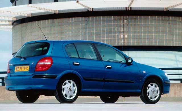 Nissan Almera, pregled napak, težav, poklicev