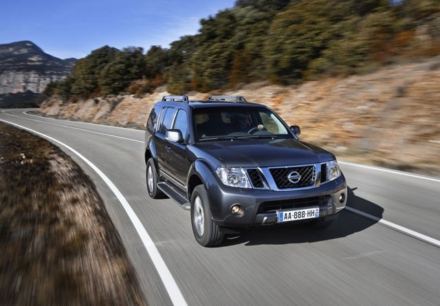 Nissan pathfinder rabljen napake težave okvare vpoklici