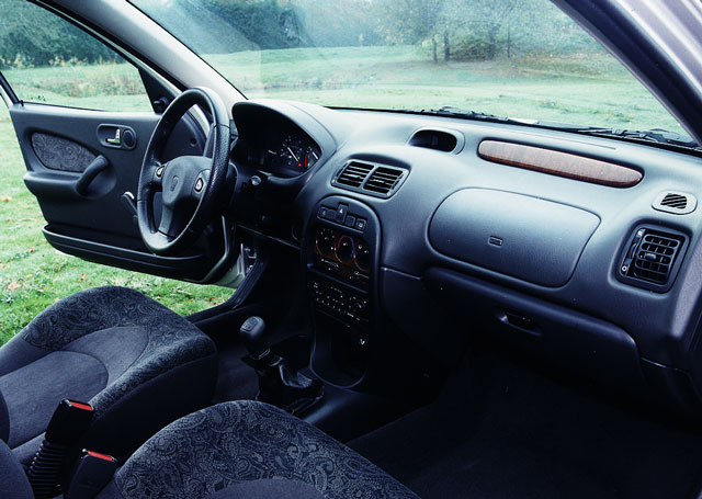 Rover 200 napake težave okvare vpoklici
