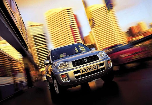 Toyota Rav 4 - pregled napak, težav, okvar in vpoklicev