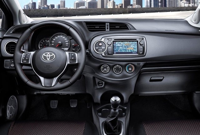 Toyota Yaris rabljen napake težave okvare vpoklici